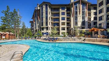 Studio | Basseng | Utendørsbasseng og et oppvarmet basseng