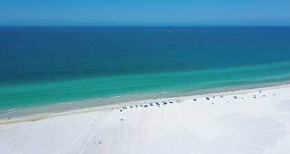 Jamaica Royale #11- Everything NEW, 3 Heated Pools, Right on the Beach!