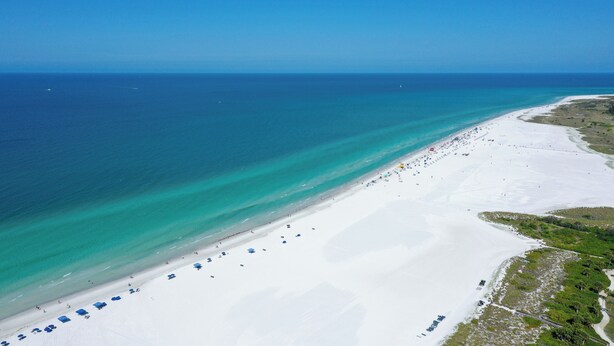 On the beach, sun loungers, beach towels - Jamaica Royale #11- Everything NEW, 3 Heated Pools, Right on the Beach! (Siesta Key)