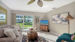 Living area - Jamaica Royale #11- Everything NEW, 3 Heated Pools, Right on the Beach! (Siesta Key)
