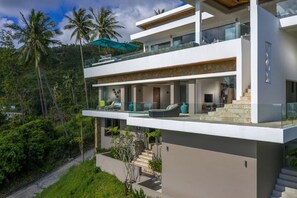 Exterior - Luxury 5-bedroom sea view villa with cinema, spa, and infinity pool in Chaweng Noi, Koh Samui (koh samui)
