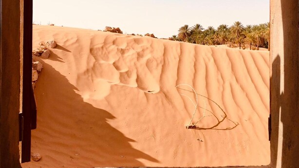 منزل تقليدي | 10 عدّة غرف نوم وأغطية فراش متميزة ومساحة عمل للكمبيوتر المحمول