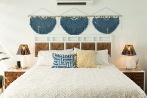 2 habitaciones, tabla de planchar con plancha y cuna de viaje 