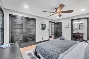 3 slaapkamers, een kluis op de kamer, een strijkplank/strijkijzer