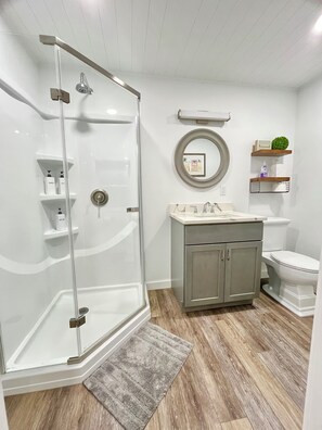 Shower, hair dryer, towels, soap - Anclote River casita, vacation rental.Tarpon Springs,FL (Tarpon Springs)