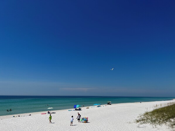 In Strandnähe, Liegestühle