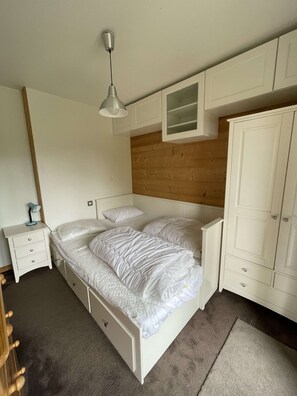 4 bedrooms, iron/ironing board, travel crib, WiFi