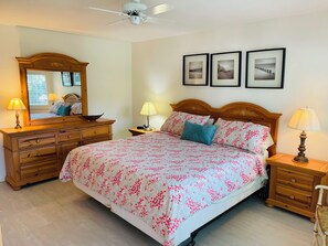 2 bedrooms, iron/ironing board, WiFi, bed sheets - Siesta Harbor Albacore 208 - 55+ Community 2 Bed/2Bath - 1 Month Minimum (Sarasota)