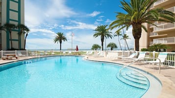 Piscine extérieure, piscine chauffée