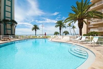 Renovated 1 Bed / 1 Bath Condo on Siesta Beach!