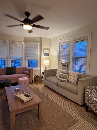 Newly renovated in the heart of Kennett Square. 3 miles from Longwood Gardens