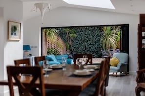 Cottage | Dining - Middle Chine (Bournemouth)