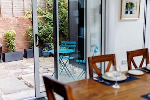 Cottage | Dining