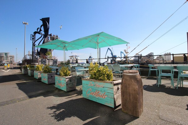 Property grounds - Sunrise (Poole)