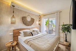 2 bedrooms, in-room safe, iron/ironing board, travel cot - Luxury 2 bedroom beachfront apt in Bali-Boho style (Mijas Costa)