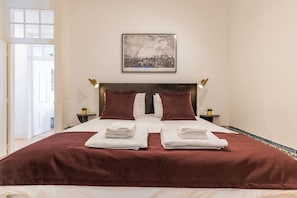 3 bedrooms, desk, iron/ironing board, free WiFi