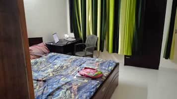 1 bedroom, WiFi, bed sheets