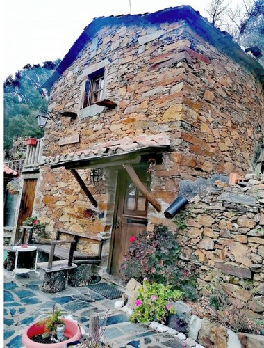 Chalet w/ Plunge Pool and Amazing Mountain Views