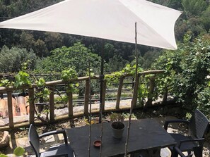 屋外ダイニングエリア