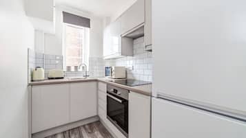 Fridge, oven, stovetop, toaster