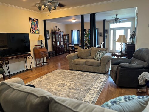 Family Friendly Home 4 mi to The Vaught. Perfect for Football game weekends! 