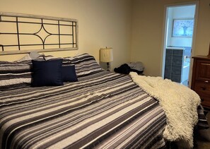 5 عدّة غرف نوم ومكواة/لوح كي وواي فاي وملاءات أسرّة