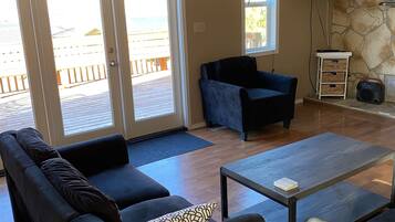 TV connectée, cheminée, lecteur de DVD, vidéothÚque