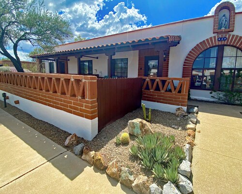 Bright & Cozy One Bedroom One Bath Villa in a 55+ Community