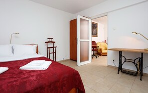 1 Schlafzimmer, Schreibtisch, Bügeleisen/Bügelbrett, kostenloses WLAN