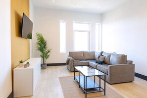 Exterior - Kings Building- 2 Bed & Bathroom Flats (Swansea)