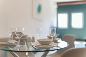 2 bedrooms, desk, laptop workspace, iron/ironing board - Kings Building- 2 Bed & Bathroom Flats (Swansea)