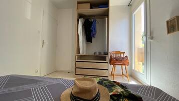 1 bedroom, iron/ironing board, free WiFi, bed sheets