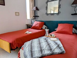 1 bedroom, iron/ironing board, free WiFi, bed sheets