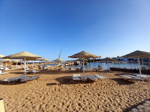 This Prestigious resort will make your Holiday a memorable one.