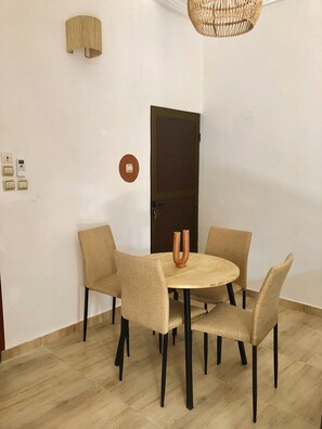 Dining - Come enjoy this furnished two-bedroom apartment (cotonou)