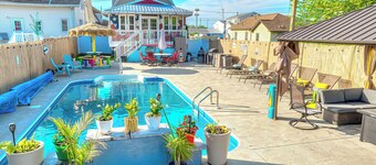 ROUND HOUSE SANDUSKY. Heated inground pool, your own oasis!