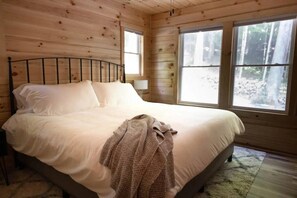 4 bedrooms, desk, iron/ironing board, WiFi - Middlefork Ridge Entire Property (Amanda)