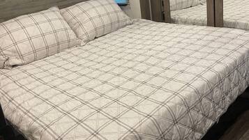 3 bedrooms, bed sheets
