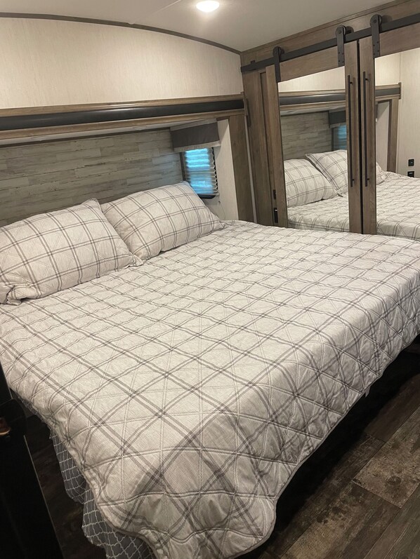 3 habitaciones y ropa de cama 