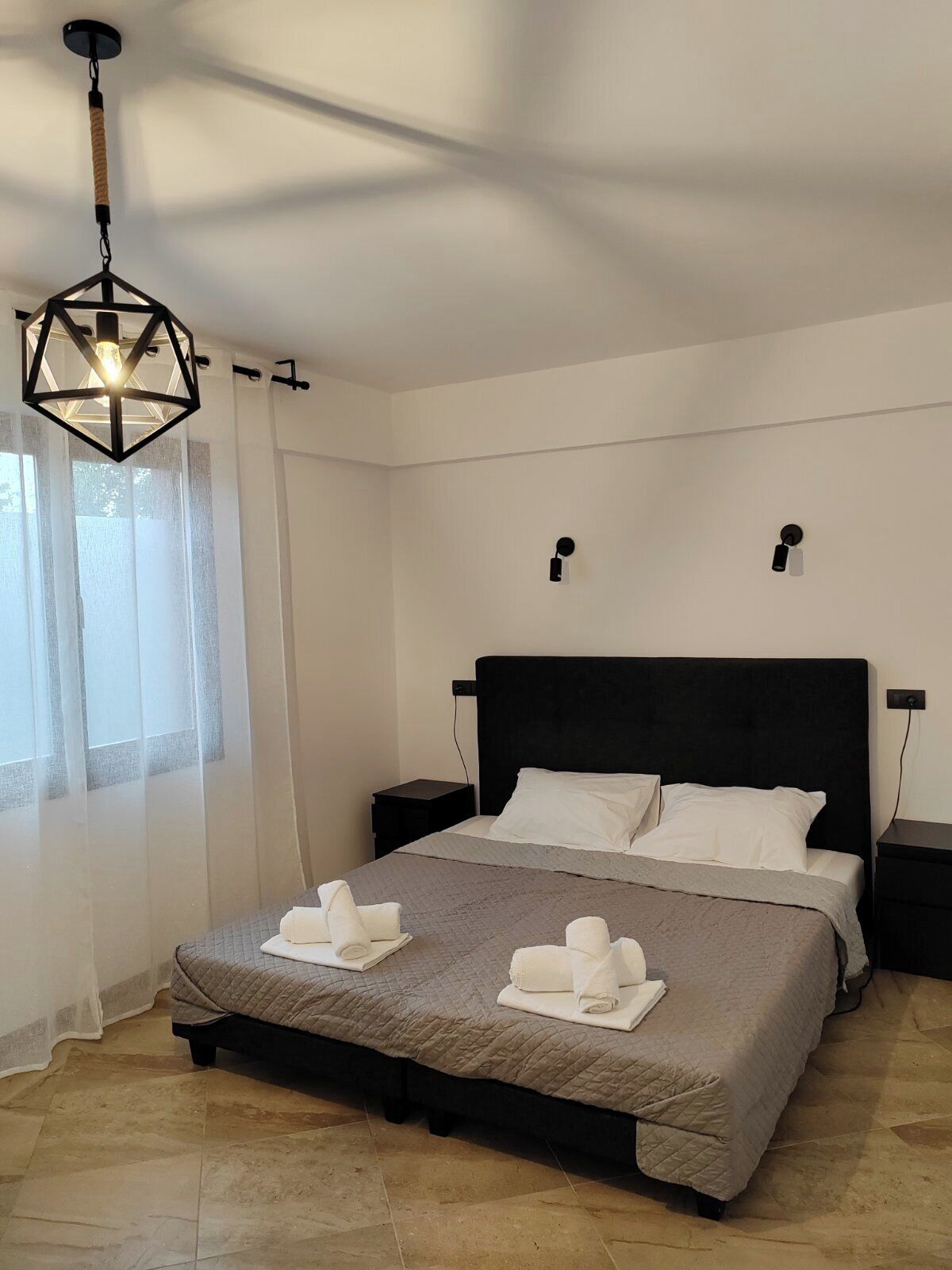 2 dormitorios, tabla de planchar con plancha, wifi gratis y ropa de cama