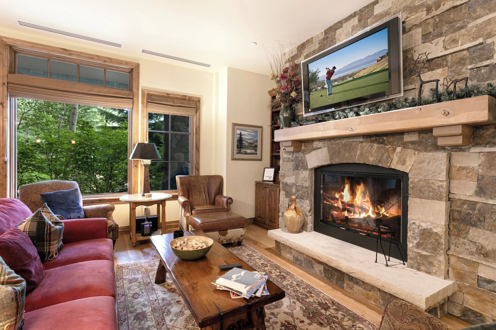 Gorgeous Mountainside Condo, A+ Location, A/C, Ski in/Out Hot Tubs