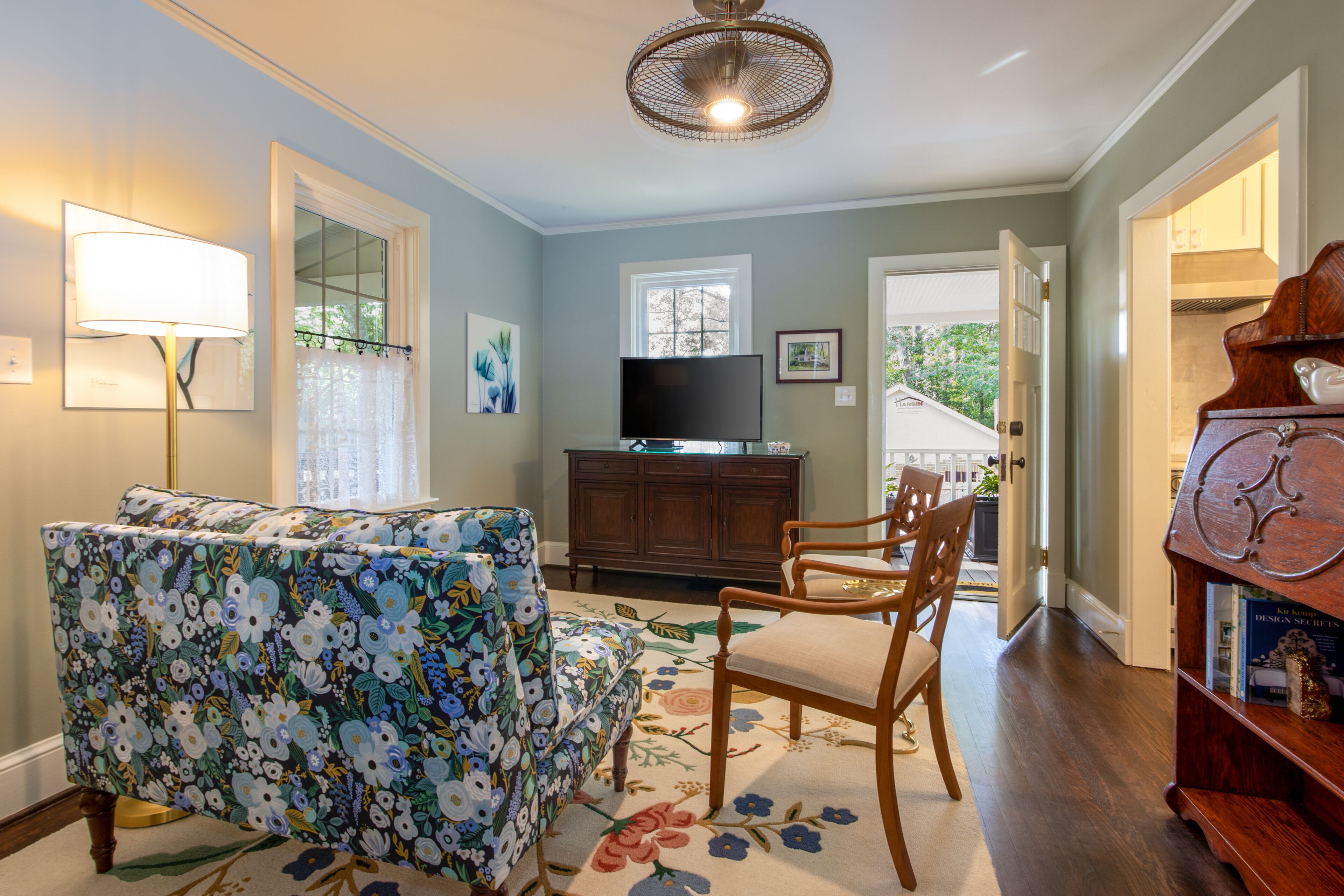 Renovated Five Points Carriage House with Private Fenced Yard! Pet Friendly!