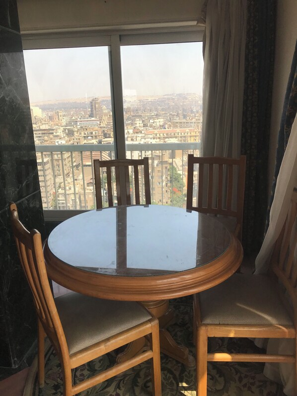 تناول الطعام