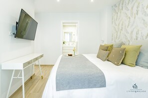 3 bedrooms, iron/ironing board, internet, bed sheets - Soho Centre Experience Living4malaga (Málaga)