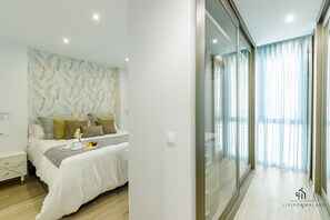 3 bedrooms, iron/ironing board, internet, bed sheets