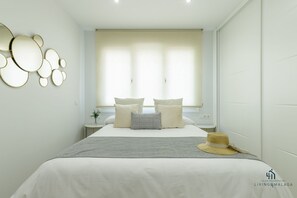 3 habitaciones, tabla de planchar con plancha, internet y ropa de cama 