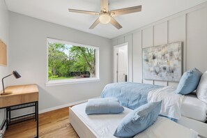 2 bedrooms, iron/ironing board, WiFi, bed sheets