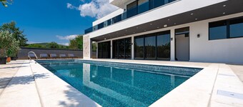 Luxurious & Mesmerizing Sea View Villa with Private Swimming pool 