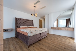 4 dormitorios, tabla de planchar con plancha, wifi gratis y ropa de cama