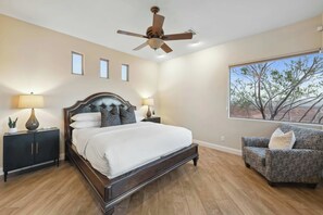 Room - [The Ridgeview] 50 Mile Views (Page)